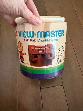 View-Master Gift Pak Charlie Brown - Red Viewer